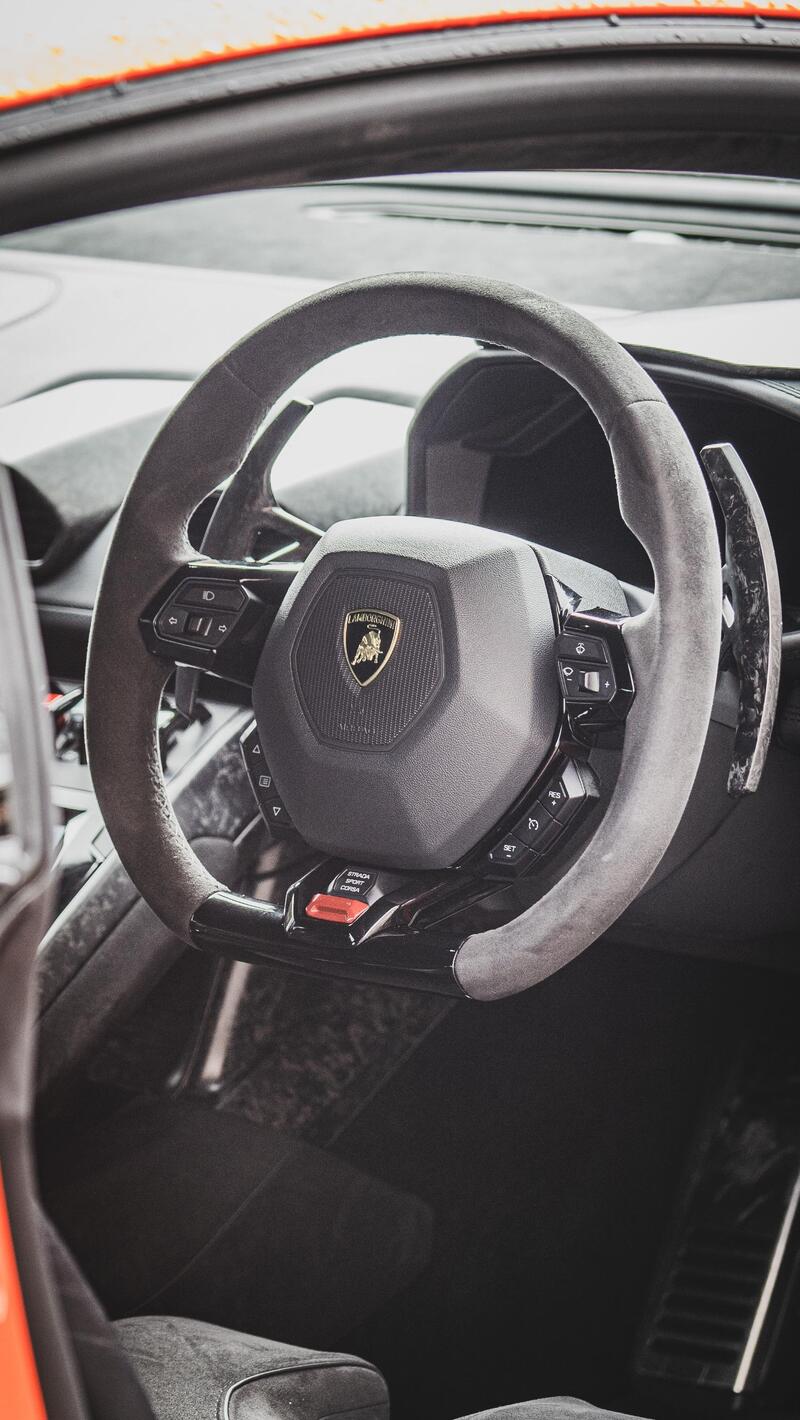 LAMBORGHINI HURACAN
