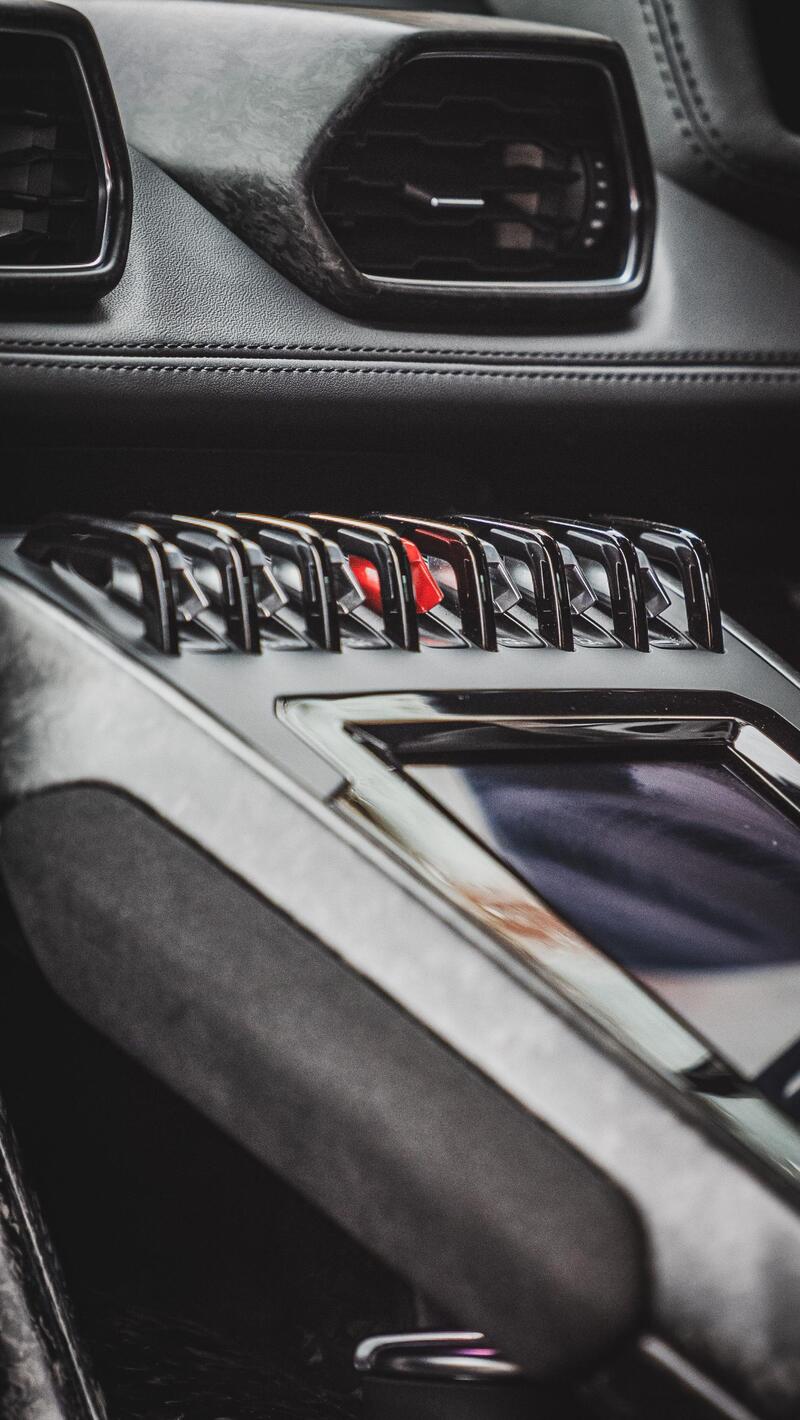 LAMBORGHINI HURACAN
