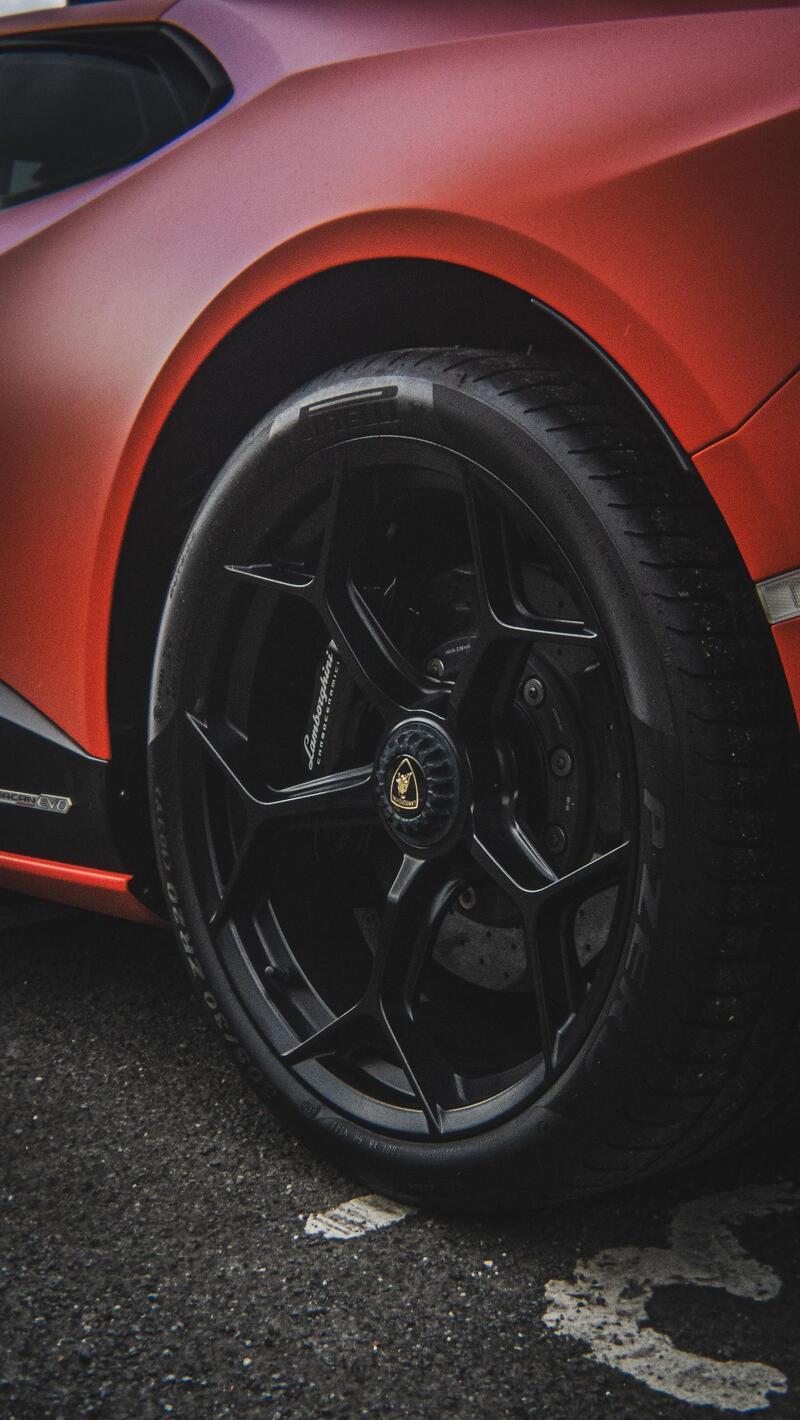 LAMBORGHINI HURACAN