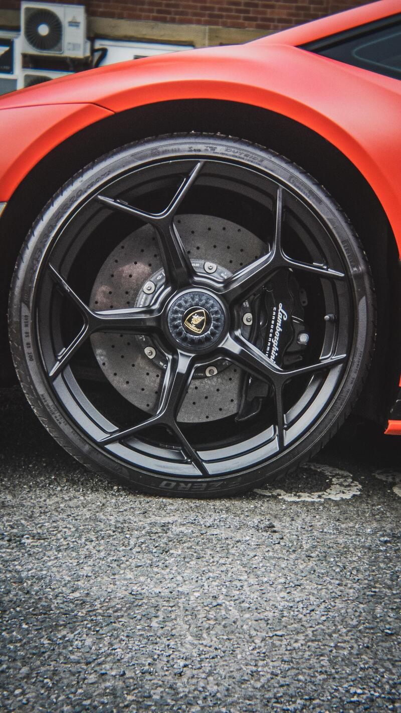 LAMBORGHINI HURACAN
