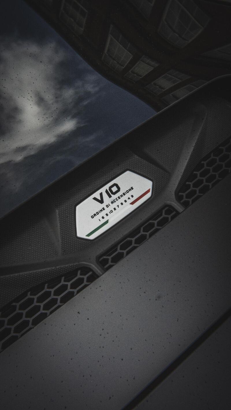 LAMBORGHINI HURACAN