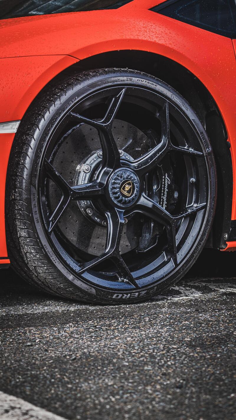 LAMBORGHINI HURACAN