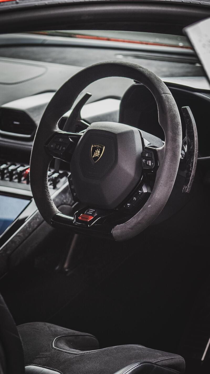 LAMBORGHINI HURACAN