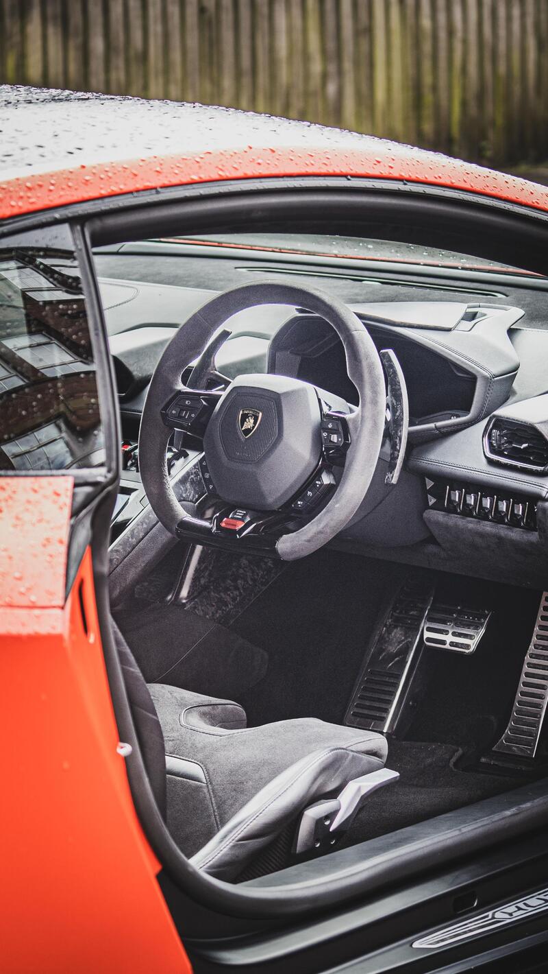 LAMBORGHINI HURACAN