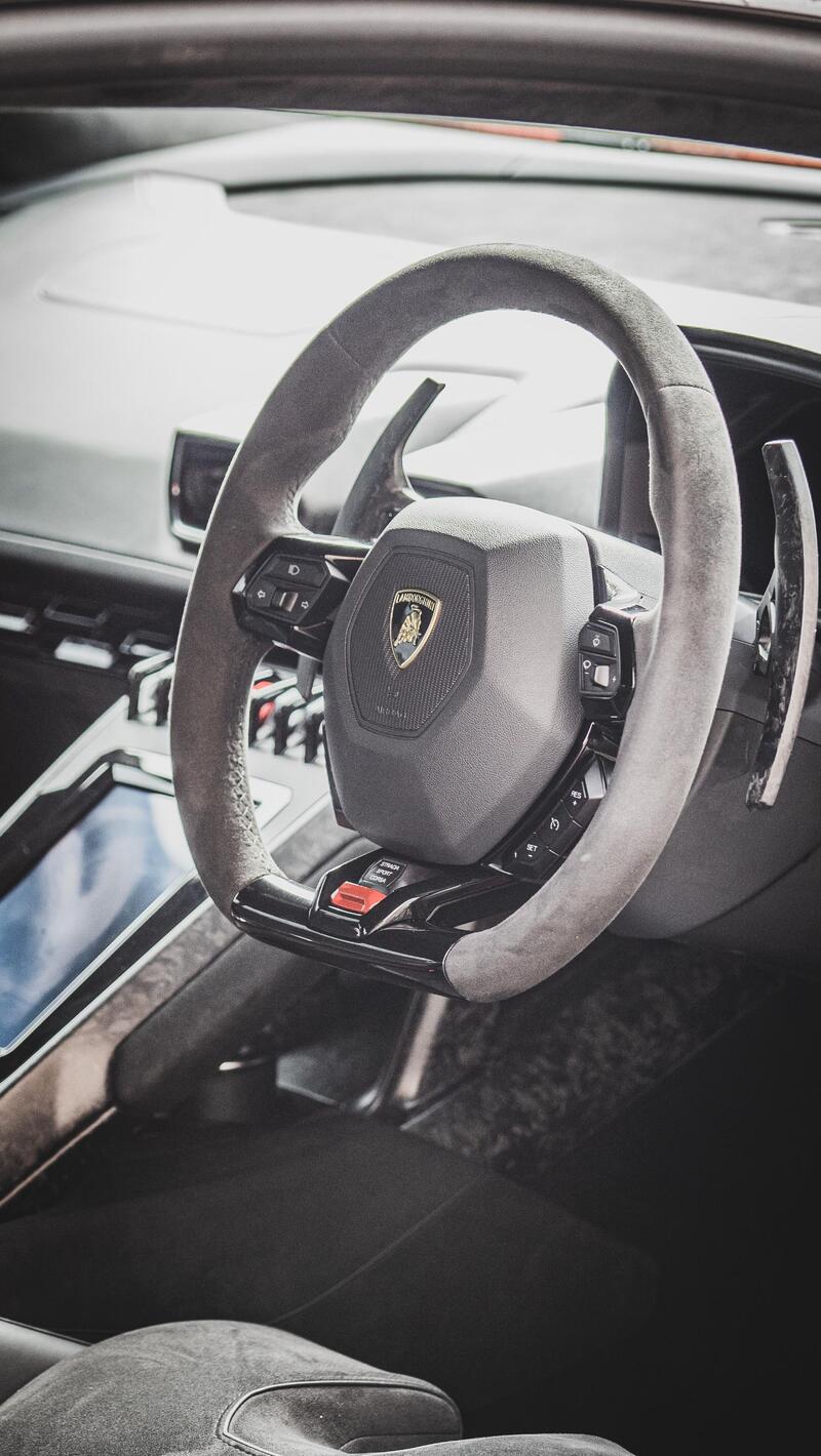 LAMBORGHINI HURACAN