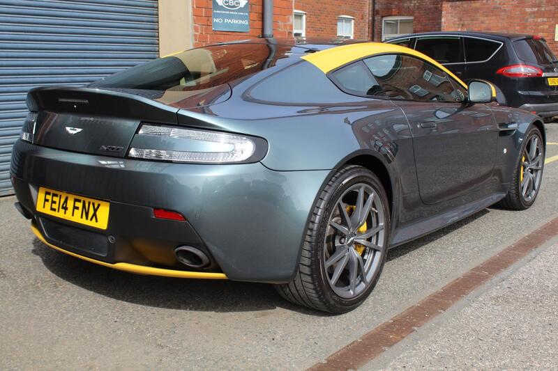 ASTON MARTIN VANTAGE