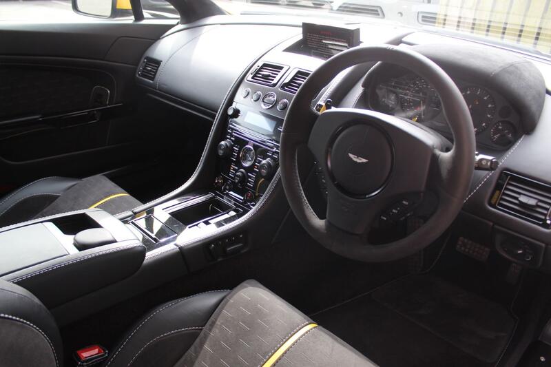 ASTON MARTIN VANTAGE
