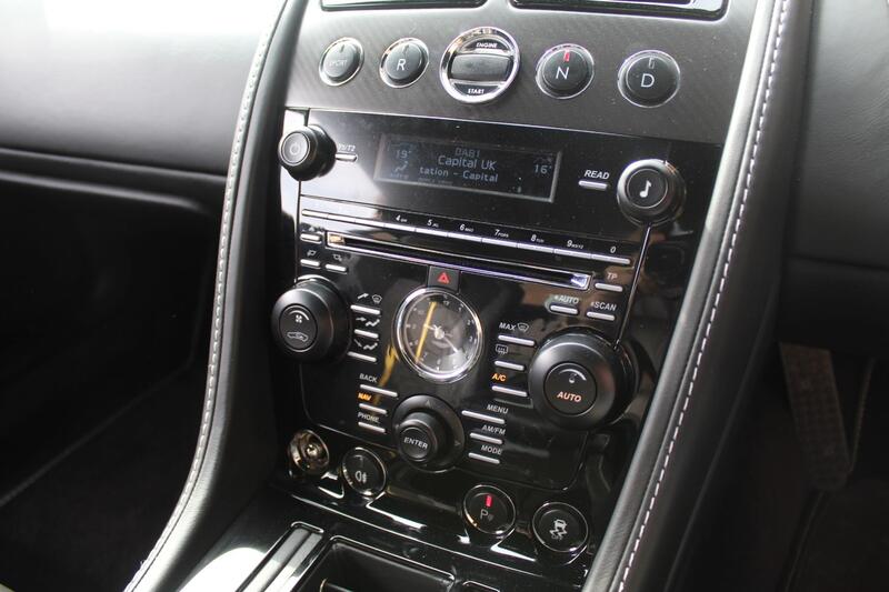 ASTON MARTIN VANTAGE