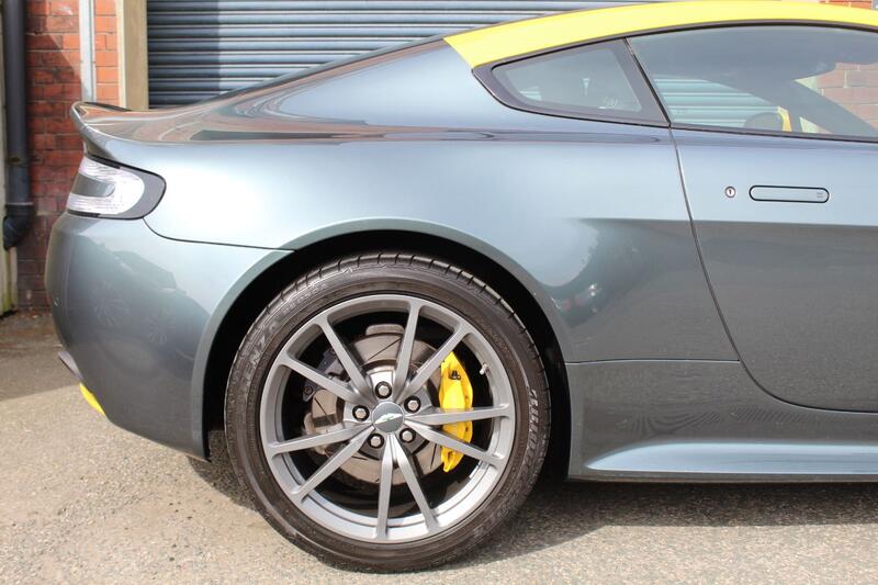 ASTON MARTIN VANTAGE
