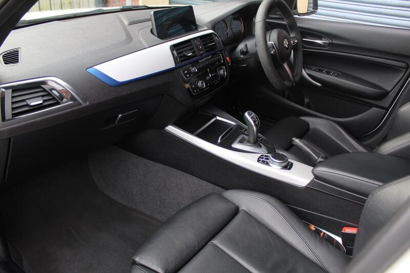 BMW 1 SERIES