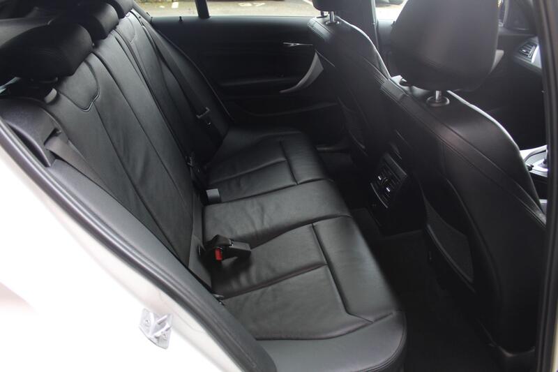 BMW 1 SERIES
