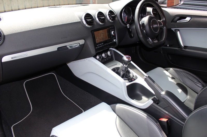 AUDI TT