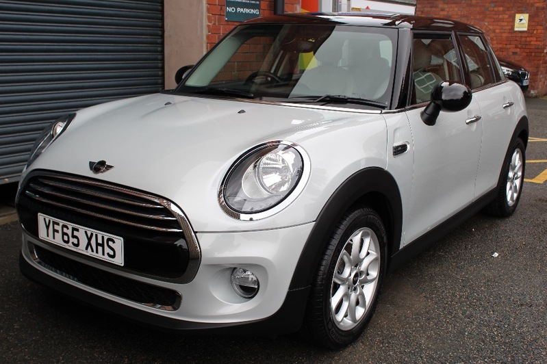 MINI HATCH