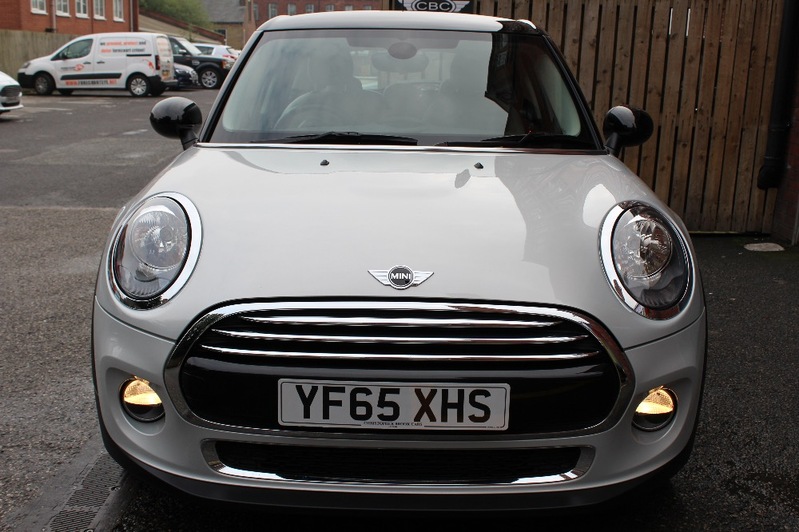 MINI HATCH