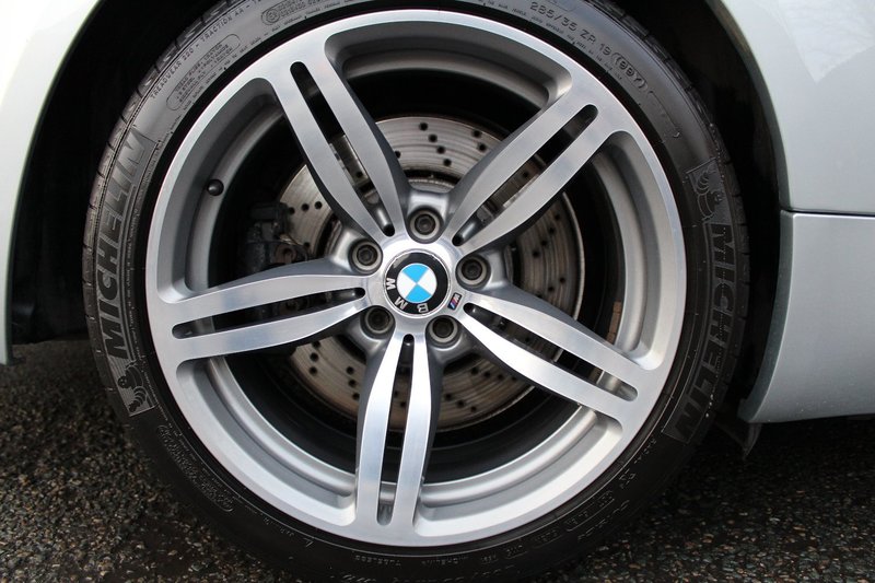BMW 6 SERIES