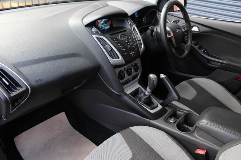 FORD FOCUS