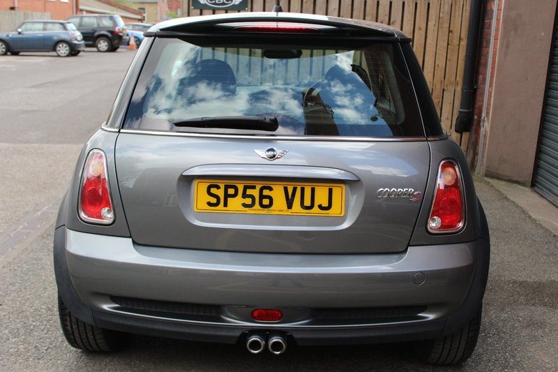 MINI HATCH