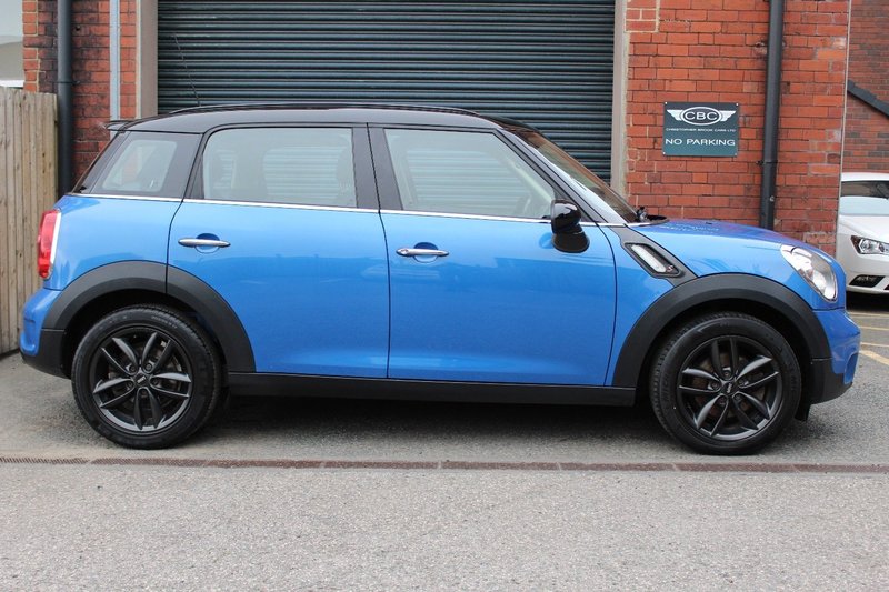 MINI COUNTRYMAN