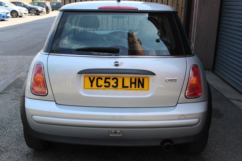 MINI HATCH