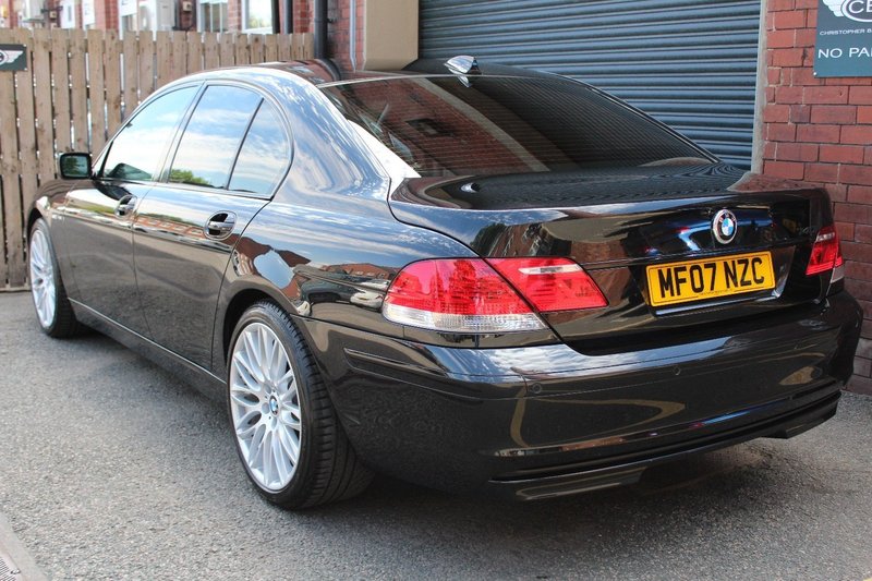 BMW 7 SERIES