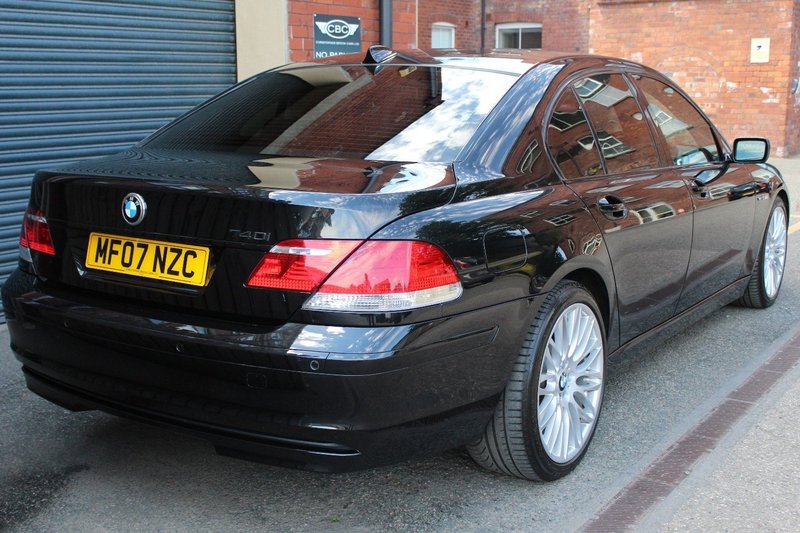 BMW 7 SERIES