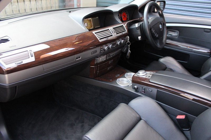 BMW 7 SERIES