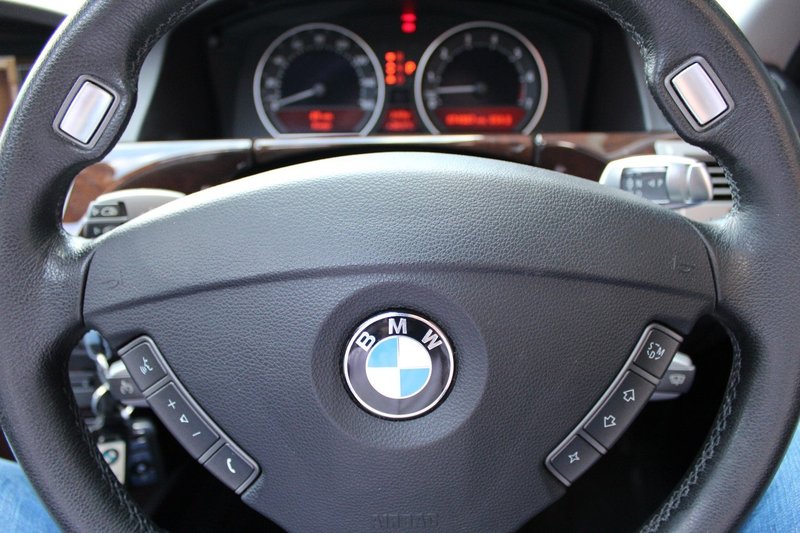 BMW 7 SERIES