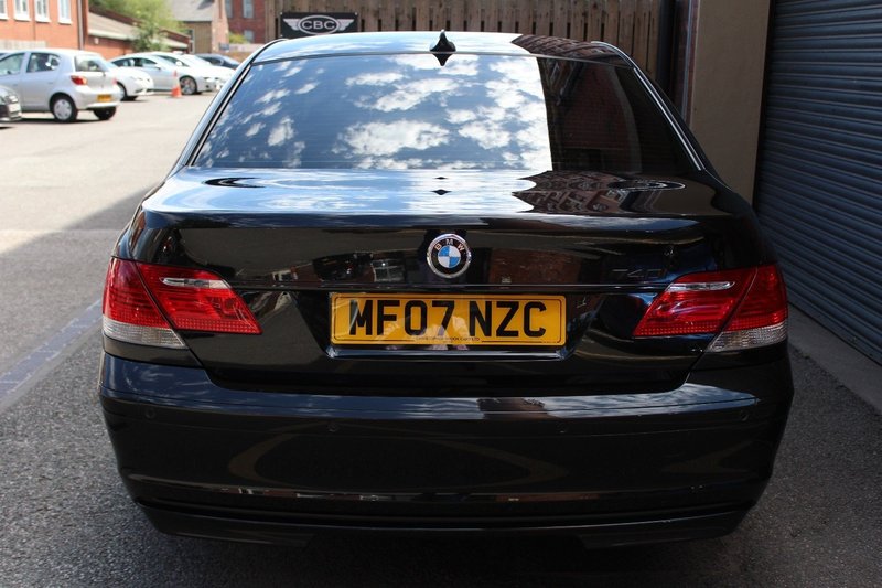 BMW 7 SERIES