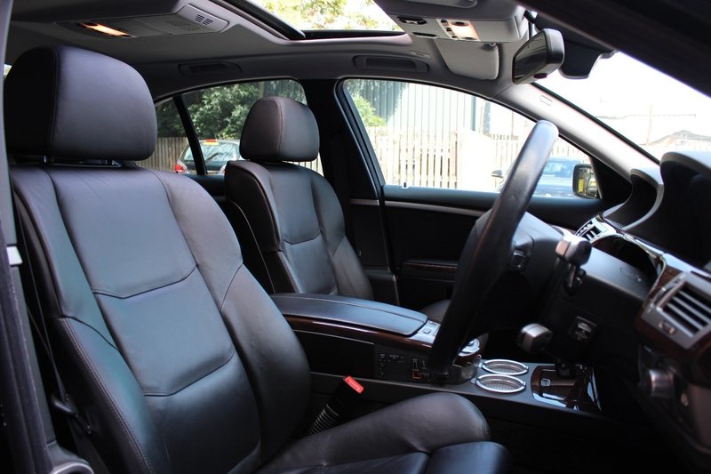 BMW 7 SERIES