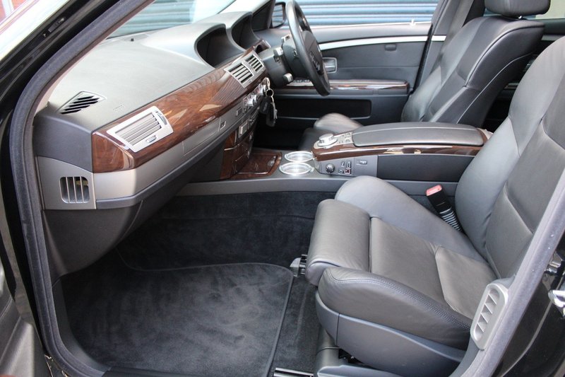 BMW 7 SERIES
