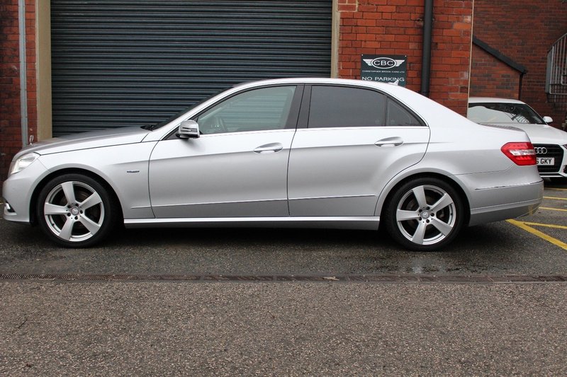 MERCEDES-BENZ E CLASS