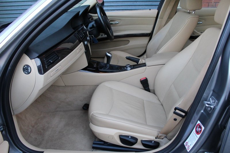 BMW 3 SERIES