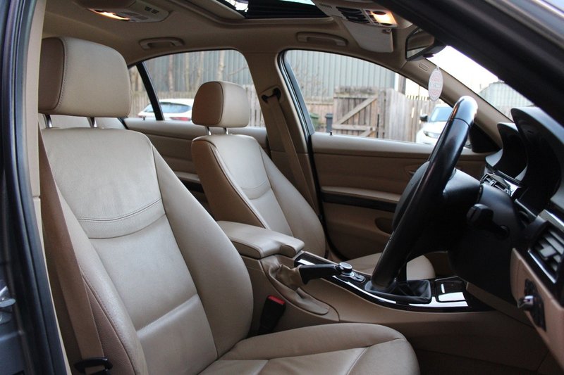 BMW 3 SERIES
