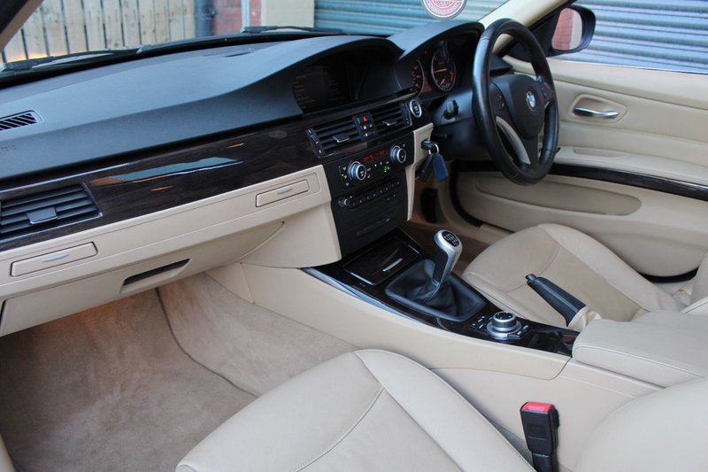 BMW 3 SERIES