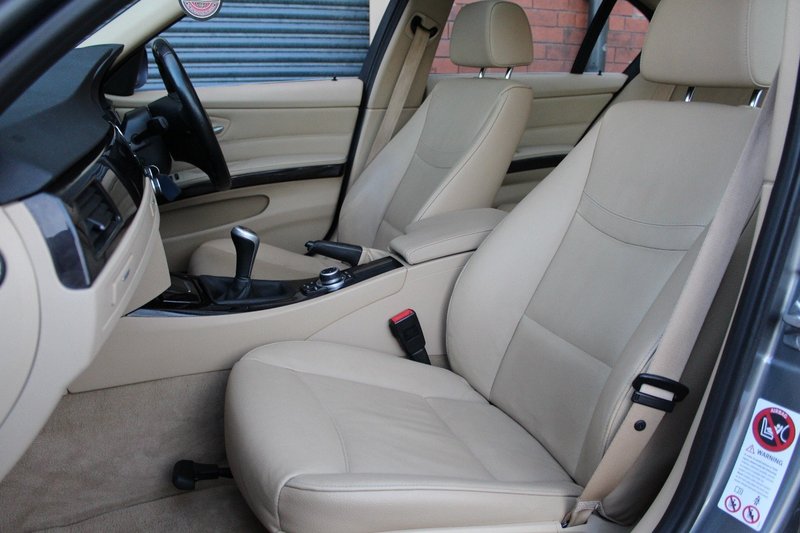 BMW 3 SERIES