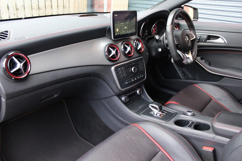 MERCEDES-BENZ CLA