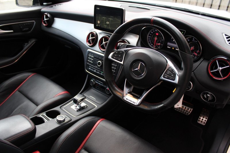 MERCEDES-BENZ CLA