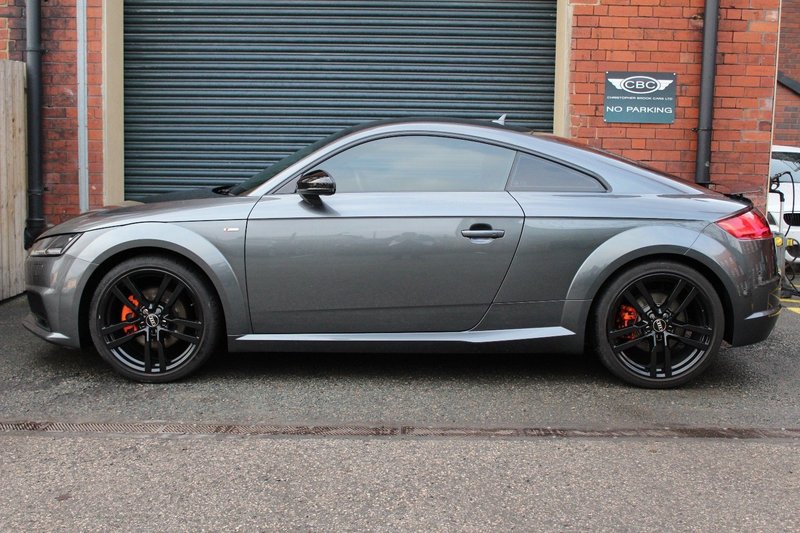 AUDI TT