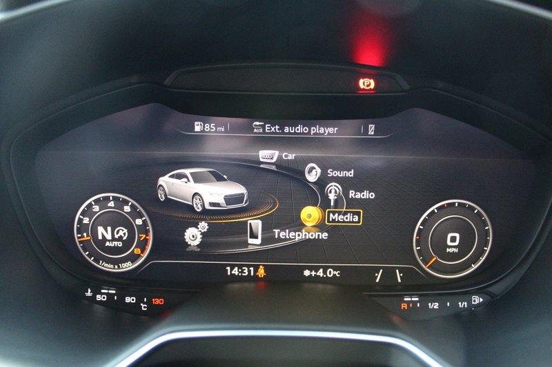AUDI TT