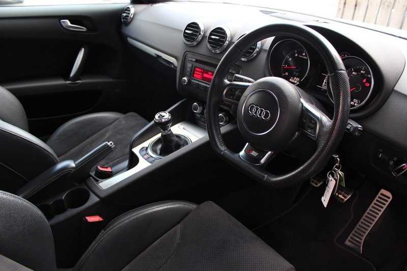 AUDI TT