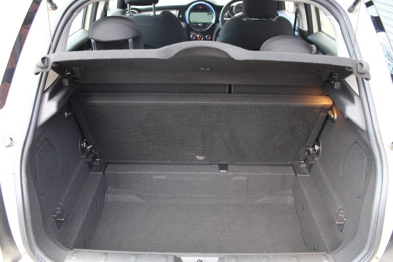 MINI HATCHBACK