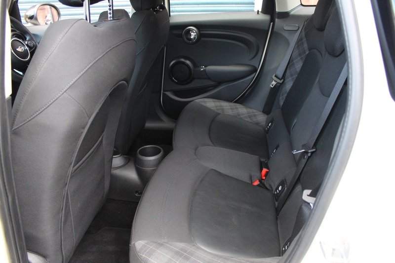 MINI HATCHBACK