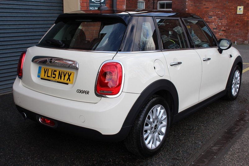 MINI HATCHBACK
