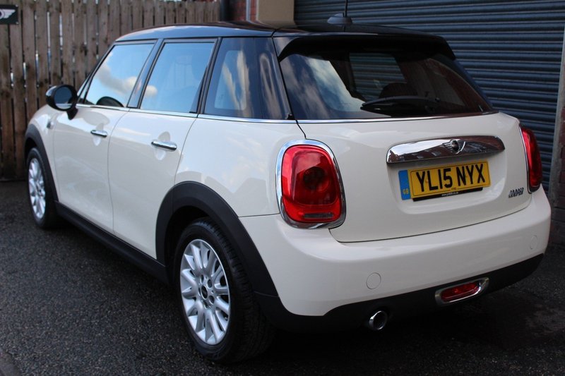 MINI HATCHBACK