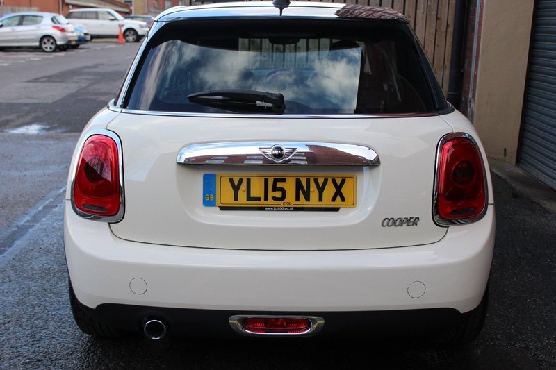 MINI HATCHBACK