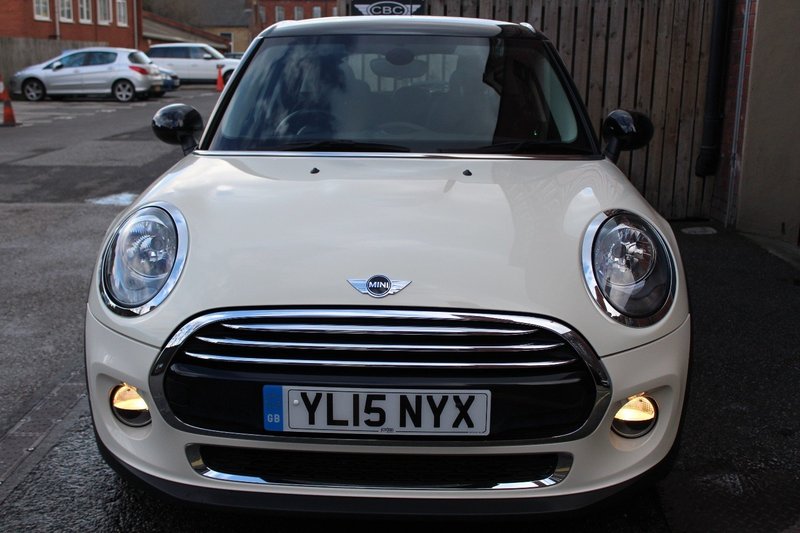 MINI HATCHBACK