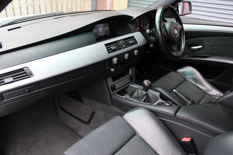 BMW 5 SERIES