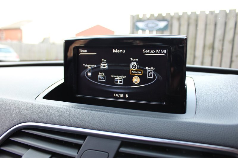 AUDI Q3
