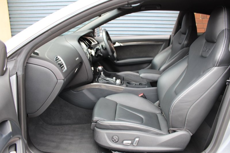 AUDI S5