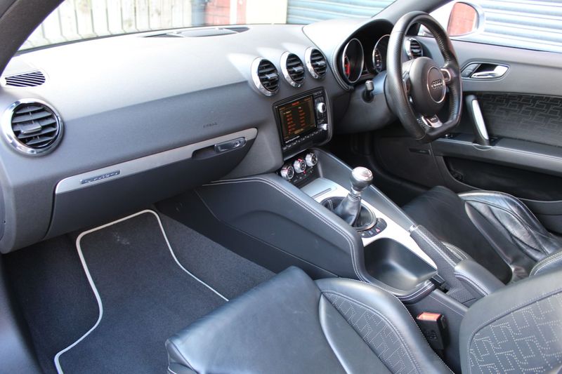 AUDI TT